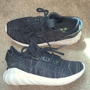 women’s adidas size 5.5